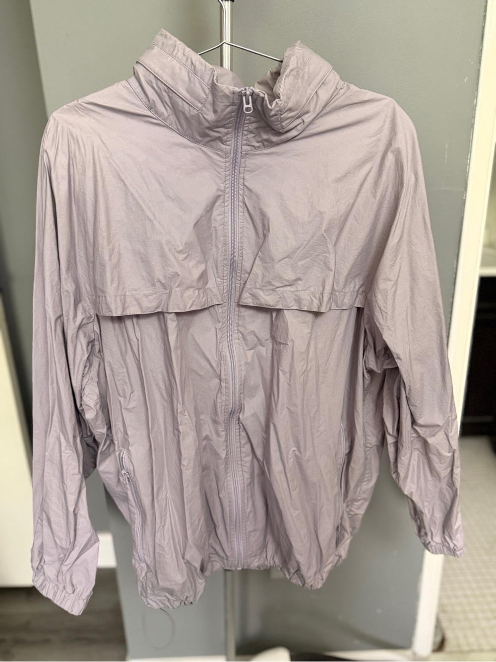 Uniqlo U Men’s Oversized Hooded Jacket Light Windbreaker Purple Grey